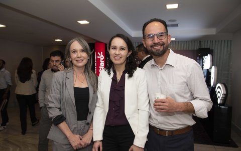 Priscila Granda, Lorena Castellanos y Sergio Sotomayor.