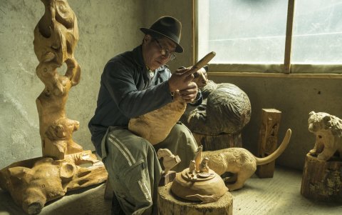 Oyacachi. La comunidad pertenecen al grupo indígena kichwa kayambi, en la provincia de Napo. En 2011, la UNESCO reconoció la calidad de la artesanía.