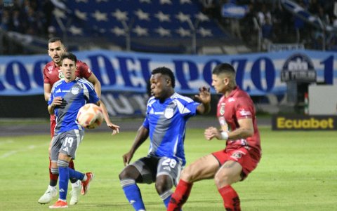 Emelec sacó un empate ante Mushuc Runa en el estadio Olímpico de Riobamba.