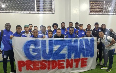 Jugadores de Emelec dieron el respaldo al presidente electo Jorge Guzmán, tras el duelo contra Mushuc Runa