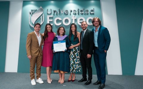 Elsita Huerta durante su graduación.