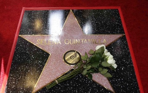 Fotografía de archivo de la estrella de Selena Quintanilla en el Paseo de la Fama de Hollywood.