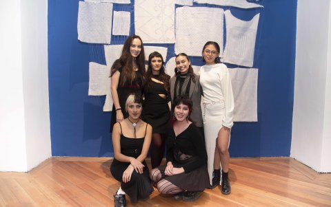 La muestra “Formas afectivas de (re)orientación”, surge de la residencia artística Bisagra de la USFQ.