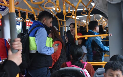 Además de ser 100% eléctricos, las unidades cuentan con espacio para personas con discapacidad y 20 cámaras de seguridad.