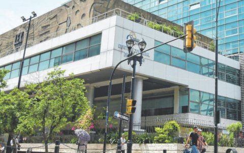 Edificios. La Corte de Justicia del Guayas guardaba características brutalistas que fueron remodeladas en el 2012.