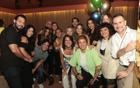 La reunión se prolongó hasta altas horas de la noche, siempre con el ánimo en alto.