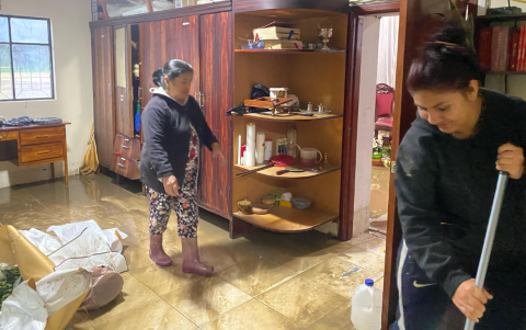 Imagen del barrio Ciudad Victoria, donde las viviendas sufrieron daños debido al colapso del sistema de alcantarillado fluvial tras las intensas lluvias.