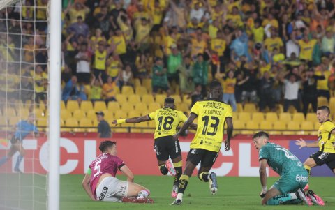 Bryan Carabalí (18) selló el 1-0 en el estadio Monumental.