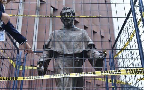 La estatua de San Agustín también fue víctima de la delincuencia, desconocidos cortaron los dedos