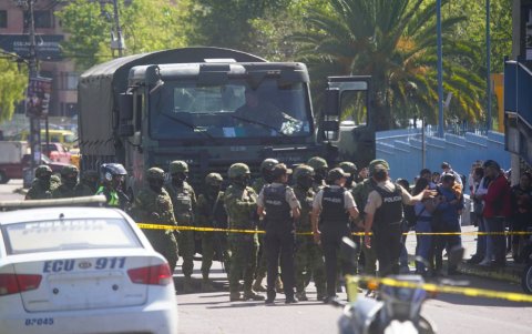 Las fuerzas del orden llegaron hasta la zona del asalto, en los exteriores del centro comercial Quicentro Sur.
