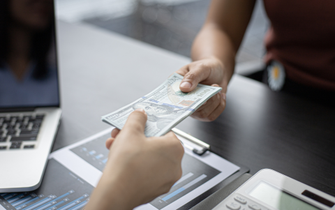 El Bono de Desarrollo Humano es una ayuda mensual dirigida a familias en situación de vulnerabilidad en Ecuador.