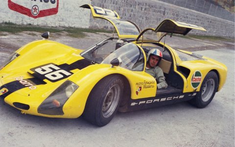 El Porsche Carrera 6 del ídolo ibarreño Fernando Madera, previo a una de las grandes competencias de hace más de una década, cuando el rally se vivía intensamente.