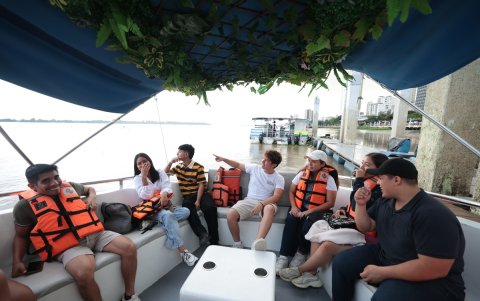 Viajes. Los navíos turísticos recorren entre 40 y 60 minutos. Los precios van de $4 a $10.