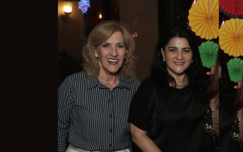 Gladys de Falquez y Liliana Ramírez.