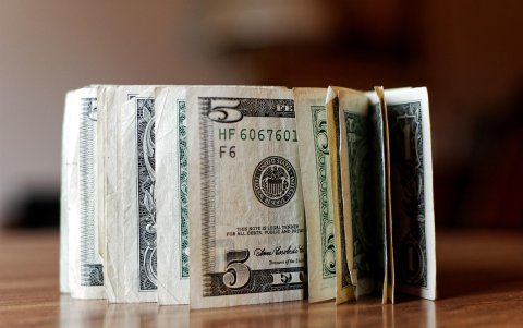 El bono se enretga familias en condiciones de pobreza y pobreza extrema.