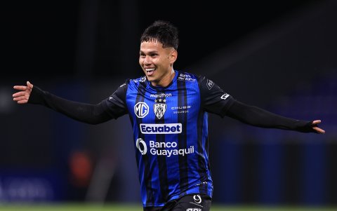 Jordy Alcívar festeja tras marcar el tanto de la victoria de Independiente del Valle en la Copa Libertadores ante Universitario