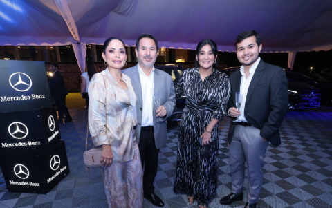 ;Marcia Córdova, Patricio Cobos, Gabriela Bonoso y Patricio Cobos.