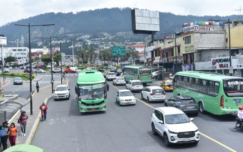 Por el centro de la parroquia circulan más de 100.000 vehículos diarios.