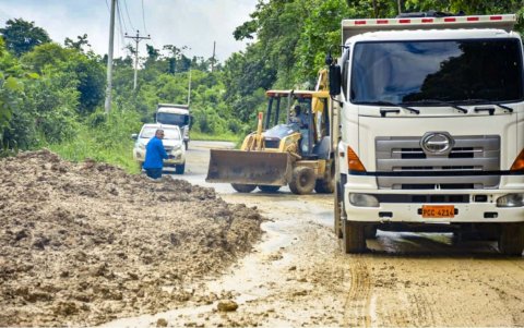 La vía estatal E15 se ha visto afectada por el fuerte temporal.