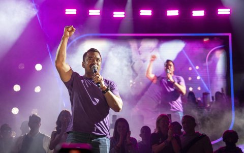 Daniel Noboa se dirigió a miles de asistentes con un mensaje de unidad y firmeza.