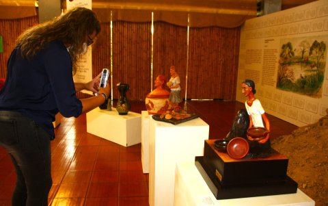 Las artesanias en barro serán parte de la exposición en homenaje al Patrimonio Cultural de Santa Elena.