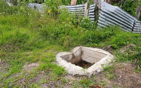 En la comunidad aún se usan pozos sépticos.