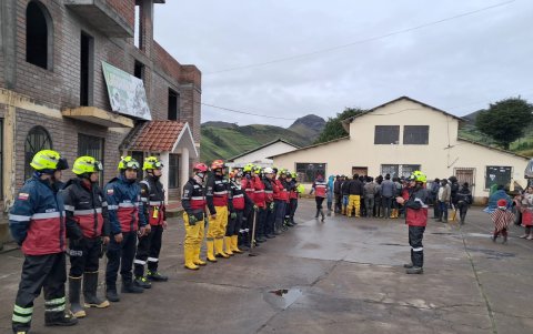 Integrantes de tres cuerpos de bomberos de la provincia se movilizaron para atender la emergencia de Laguamasa.