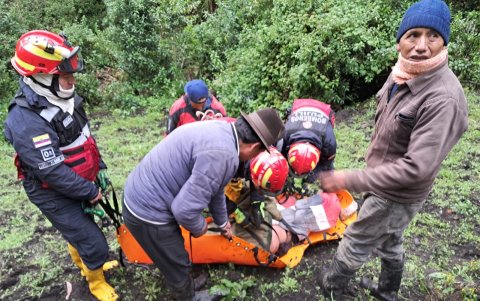 Los cuerpos sin vida fueron encontrados entre la palizada y piedras que bajaron con el aluvión.