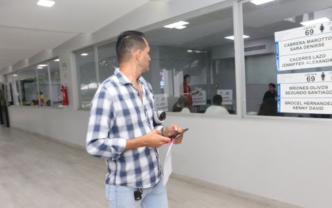 Los votantes no pueden hacer fotos a sus papeletas.