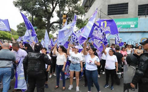 Simpatizantes de Daniel Noboa.