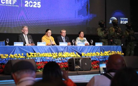 CNE proclamó vencedor a Daniel Noboa, al existir resultados irreversibles.