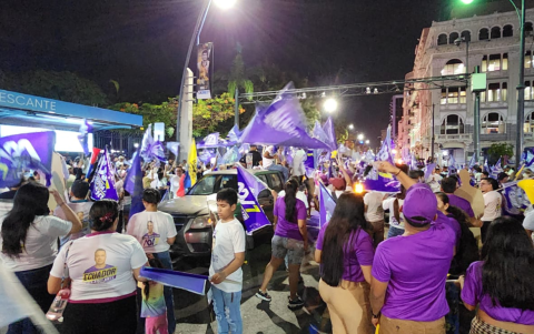 Celebración de simpatizantes de Daniel Noboa en Malecón de Guayaquil.