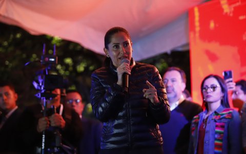 Luisa González lanzó la acusación de fraude desde su sede en Quito.