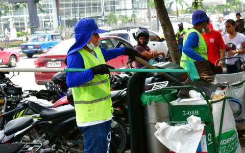 La limpieza principal se realizó fuera de los recintos electorales