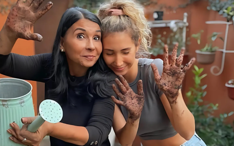 Ana Buljubasich junto a su hija Ana Paula en una de sus últimas publicaciones de Instagram, celebrando su cumpleaños con amor y complicidad.