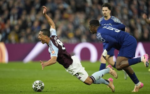 William Pacho es una de las estrellas de PSG.