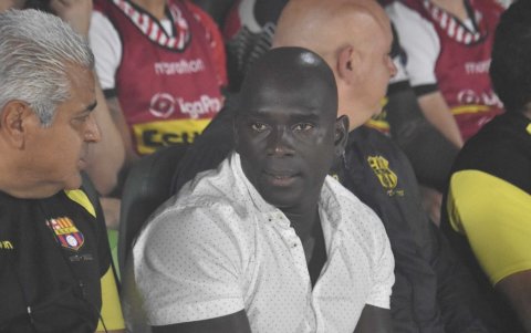 Segundo Castillo, entrenador de Barcelona SC, reacciona durante el partido ante Orense por la octava fecha de la LigaPro.