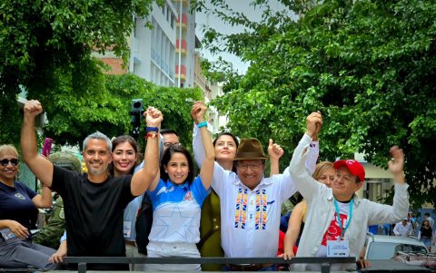 Raúl Chávez hizo campaña con Luisa González, candidata presidencial de la Revolución Ciudadana de las elecciones de 2025.