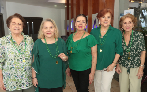 Silvia Abud, Eliana Dolberg, Vilma de Amador, Leticia Soriano de Guerrero e iliana Soriano de Crow.