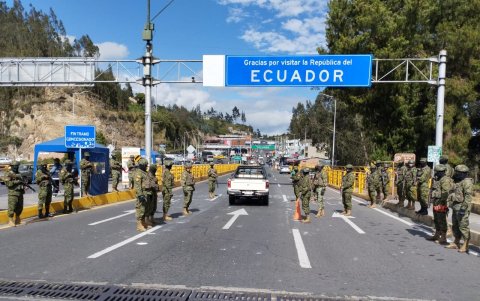 Vista del Puente Internacional Rumichaca, principal paso fronterizo entre Ecuador y Colombia.