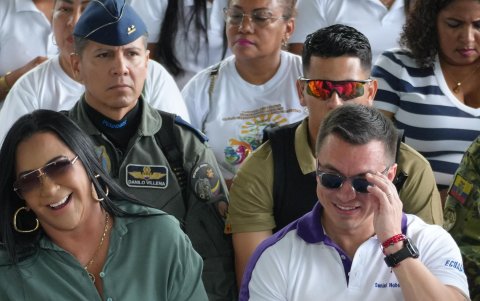 La prefecta Roberta Zambrano y el presidente Daniel Noboa.