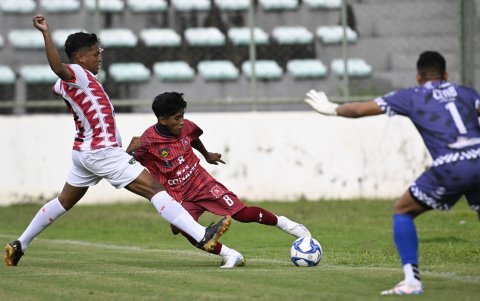 Los partidos de fútbol fueron intensos entre los equipos que llegaron a la etapa final del torneo que se jugó en Brasilia.