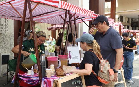 En la calle Panamá, como en los últimos fines de semana habrá una feria y una seria de actividades destinadas al papá y a la familia.
