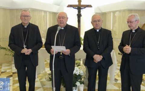 El papa Francisco murió este lunes en la Casa Santa Marta, su residencia en el Vaticano, según lo confirmó en un video mensaje el camarlengo, el cardenal Kevin Joseph Farrel.