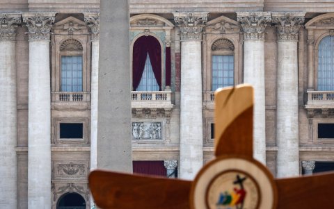 El balcón principal de la basílica de san Pedro, en El Vaticano, es el punto donde aparece un papa cuando recién es elegido.