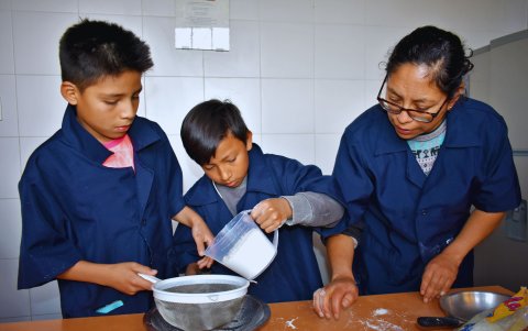 Los jóvenes participan de actividades extracurriculares