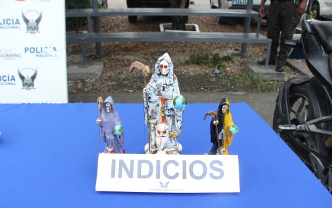 Los detenidos tenian estatuillas de la Santa Muerte.