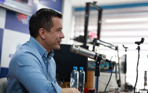 La comitiva oficial que acompaña a Noboa está integrada por ministros clave del gabinete, en una misión para fortalecer relaciones diplomáticas y comerciales.