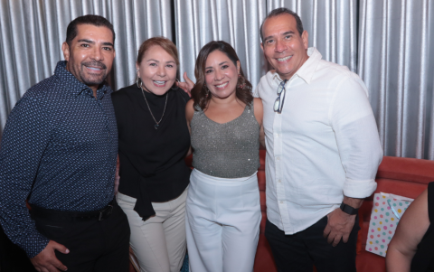 Eduardo Carrasco, Lorena Espinoza, Mariuxi Medina y Geovanni Medina.