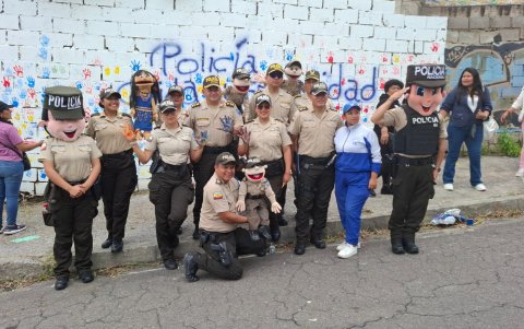 La Policía y la comunidad pintaron las paredes que antes estuvieron marcadas por los grupos de delincuencia organizada